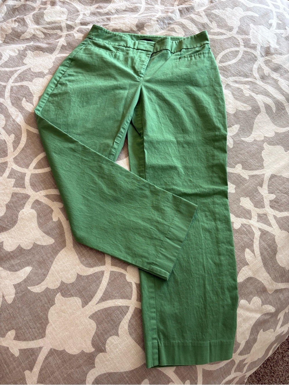 Ann Taylor Factory Green Cropped Capri Pants Size 4 Stretch Cotton